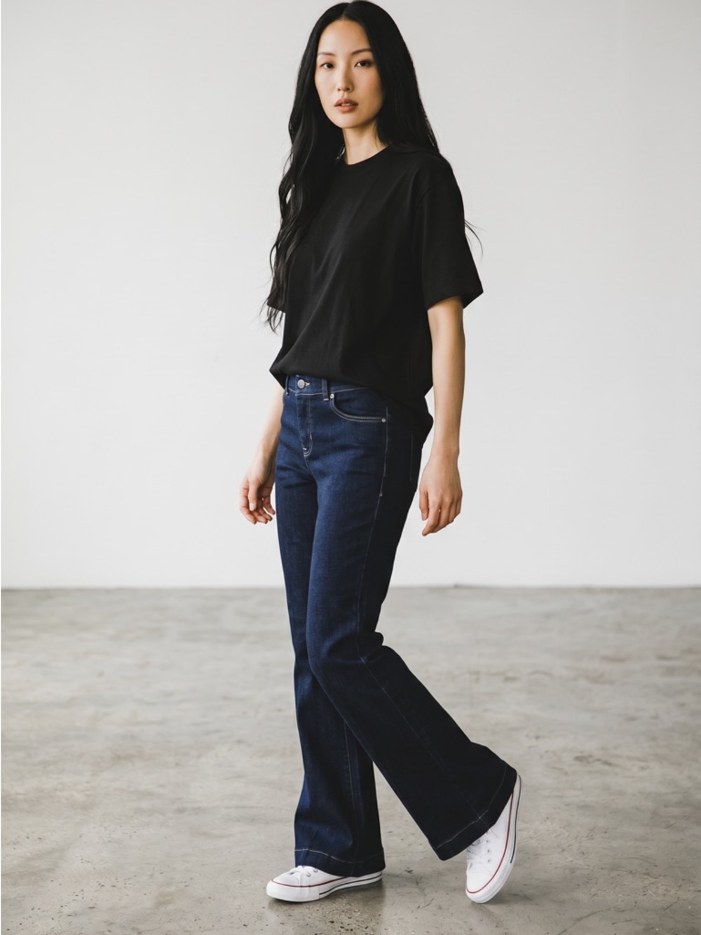 NWT- Spanx flare denim, color raw indigo jeans. Size medium - Picture 7 of 12